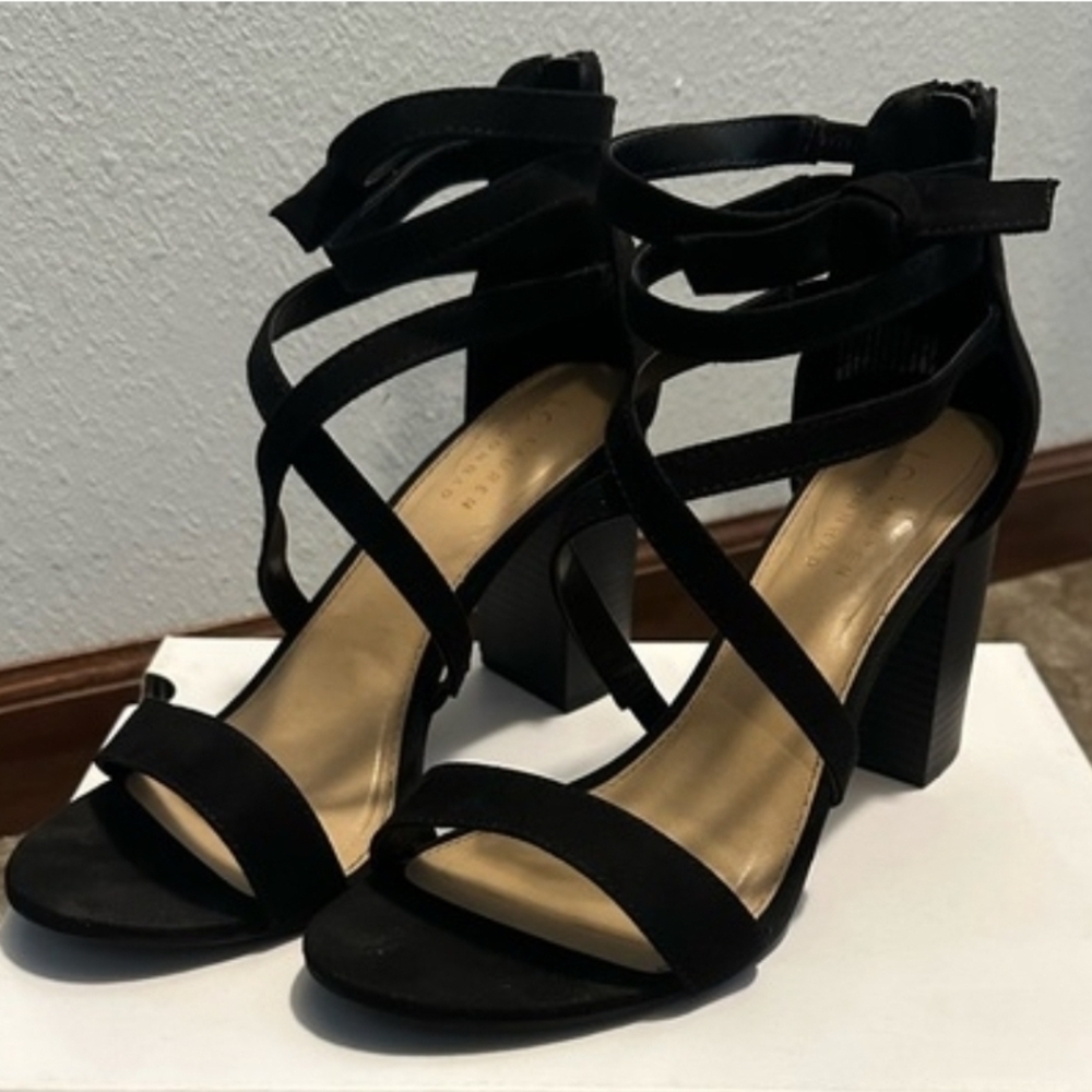 Lauren Conrad Elegant Black Strappy Women's Heels - Picture 4 of 4